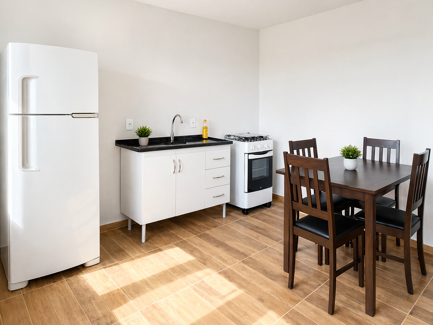 Cozinha equipada do apartamento em Cascavel PR para estadias por diária ou temporada.